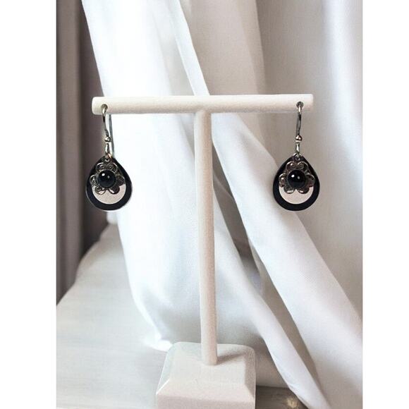 Layered Tears with Filligree Flower Design around a Black Onyx Stone Earrings - Picture 2 of 4